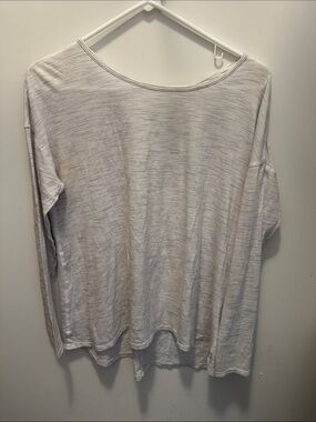 Lululemon grey top